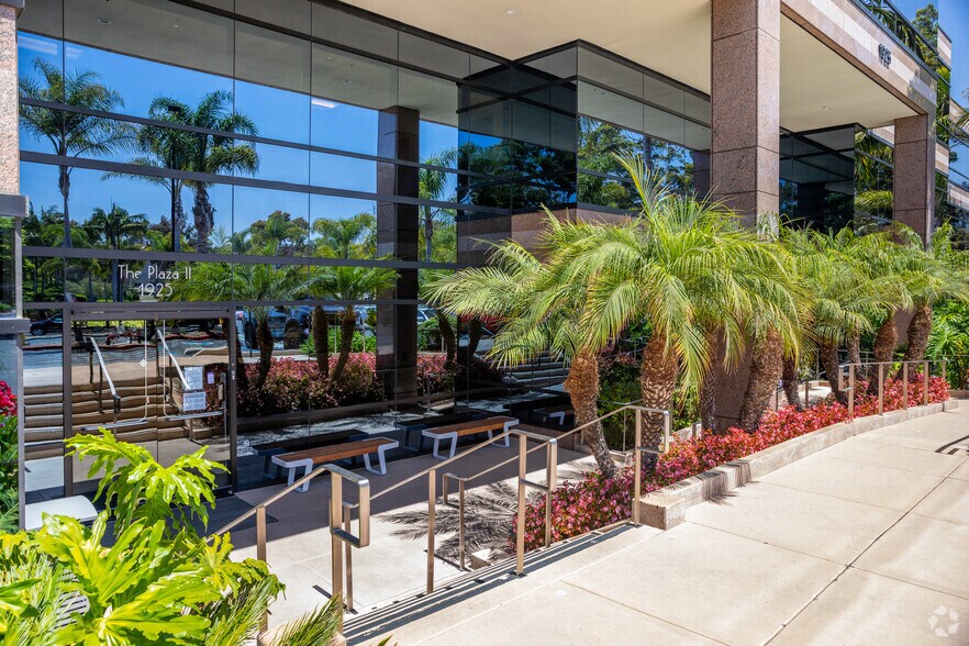 More Photos Of 1925 Palomar Oaks Way, Carlsbad Unknown For Lease