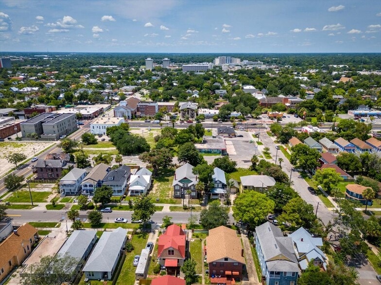 More Photos Of 20 E 9th St, Jacksonville Freestanding For Lease