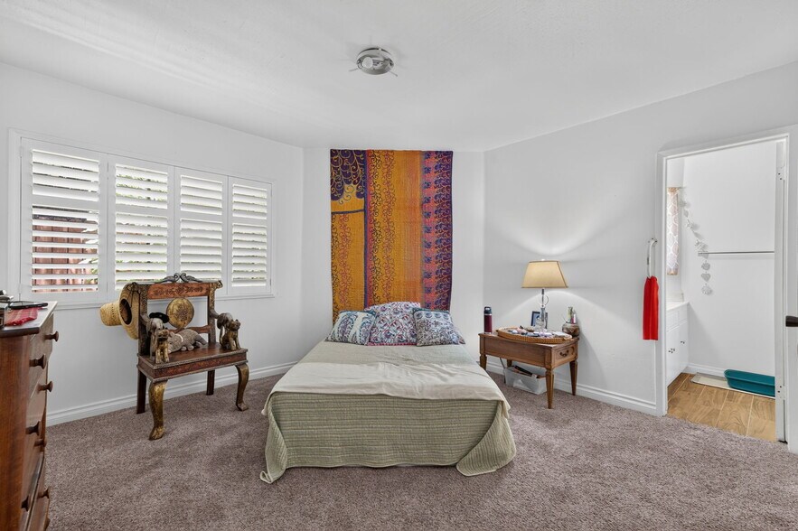 More Photos Of 1459 Stanley Ave, Glendale Apartments For Sale