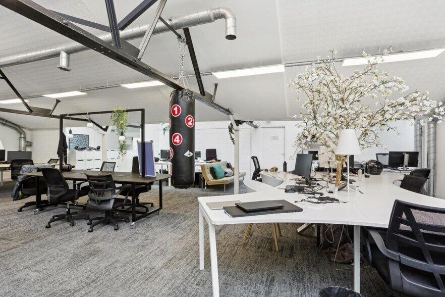 More Photos Of 3 Rue Fernand Pelloutier, Boulogne-Billancourt Office For Sale
