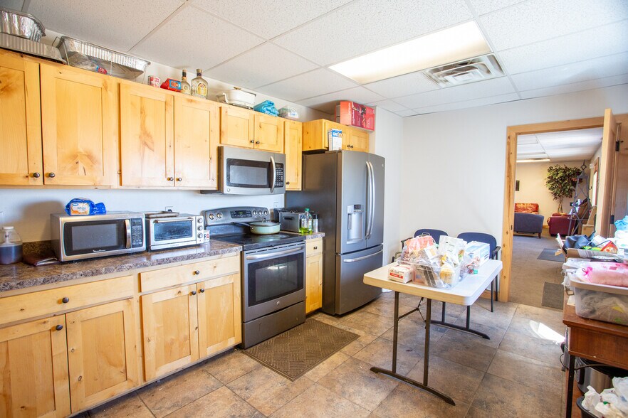More Photos Of 4319 16th Ave W, Williston Industrial For Lease