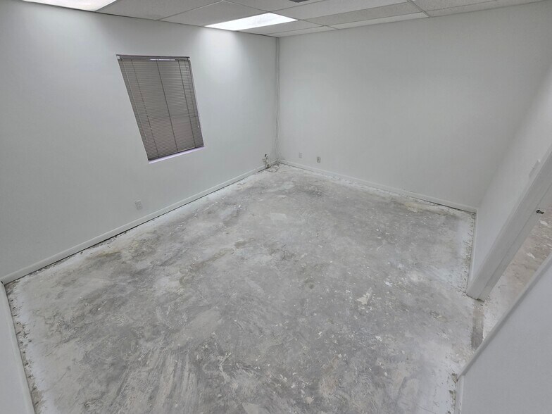 More Photos Of 7800 W Oakland Park Blvd, Sunrise Medical For Sale