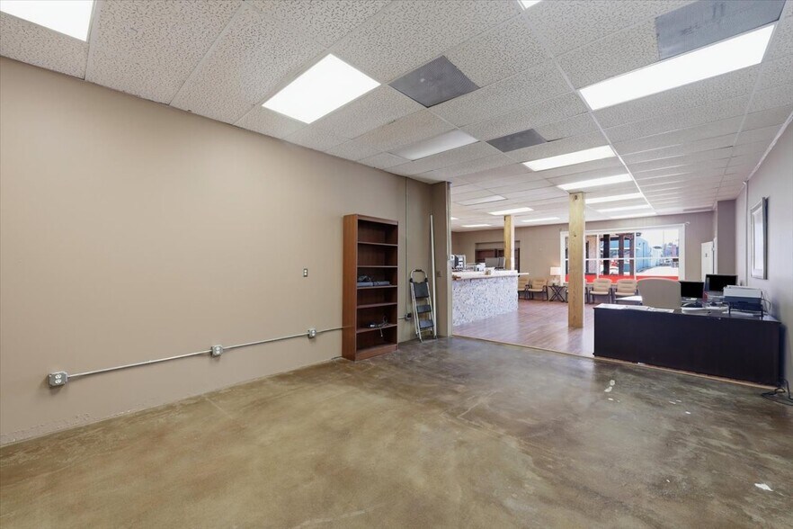 More Photos Of 148 W Green St, Hazlehurst Office For Sale