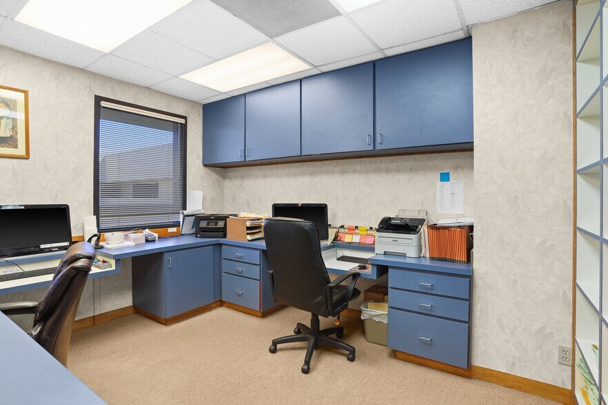 More Photos Of 999 N Tustin Ave, Santa Ana Office For Sale