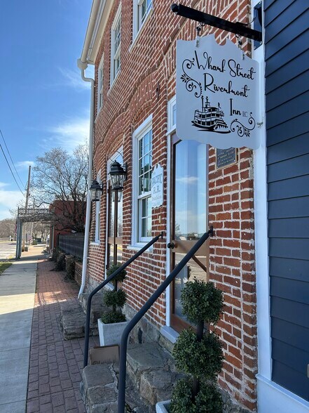 More Photos Of 208-210 Wharf St, Hermann Hospitality For Sale