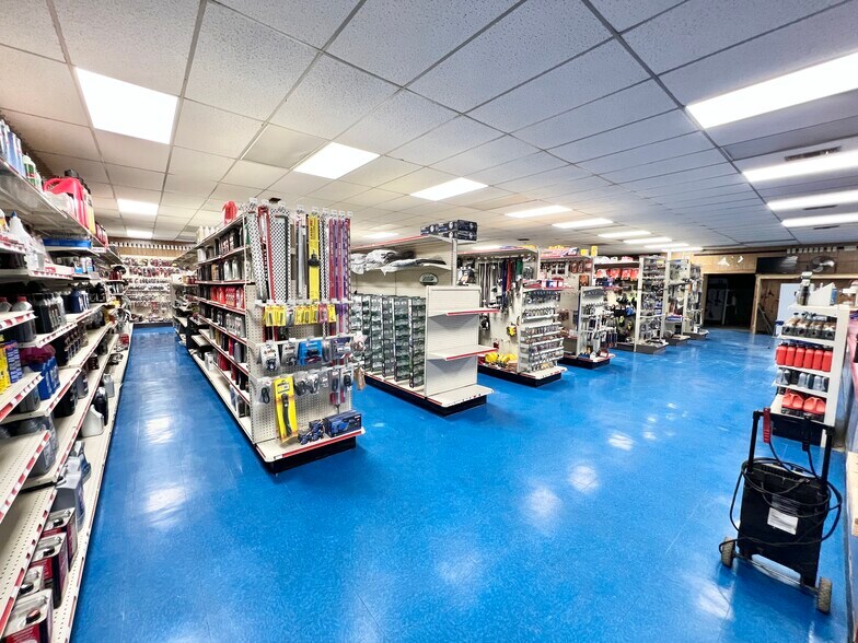 More Photos Of 11660 Highway 96, Millport Auto Repair For Lease