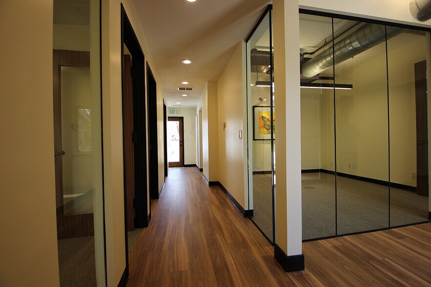 More Photos Of 2400 Broadway St, Boulder Storefront Retail Office For Lease