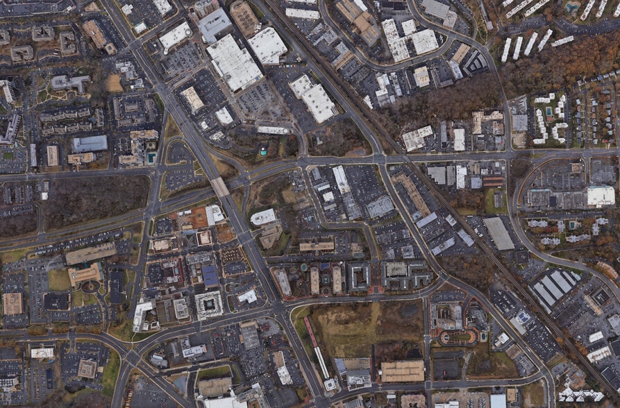 More Photos Of 11909 Maple Ave, Rockville Service For Sale