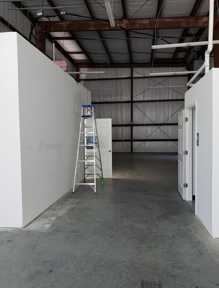 More Photos Of 5250-5275 Giron Cir, Kissimmee Unknown For Lease