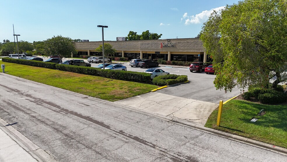 More Photos Of 6925 112th Cir N, Largo Office Residential For Lease