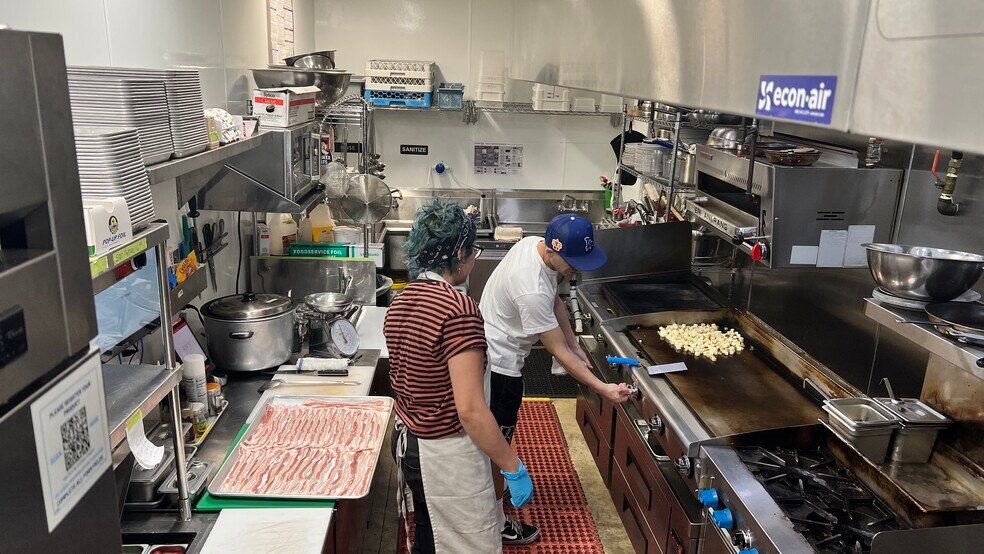 More Photos Of 5805 York Blvd, Los Angeles Restaurant For Lease