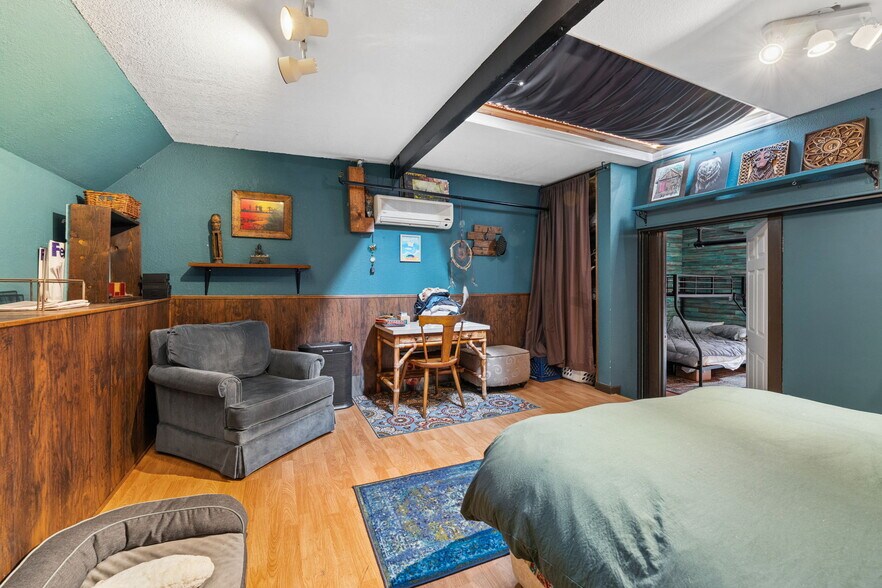 More Photos Of 825-829 27th Ave, Oakland Manufacturing For Sale