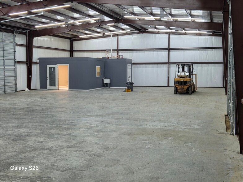 More Photos Of 2420 McKinney st, Rice Industrial For Lease