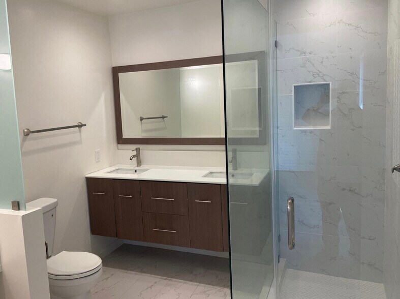 More Photos Of 1015 3rd St, Santa Monica Apartments For Sale