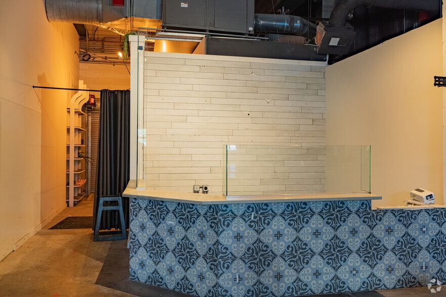 More Photos Of 115 NW 6th St, Fort Lauderdale General Retail For Lease