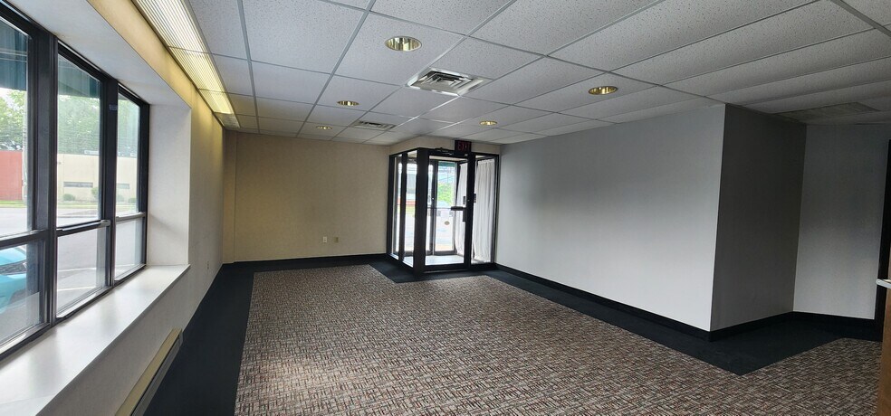More Photos Of 390 Pierce St, Kingston Medical For Lease