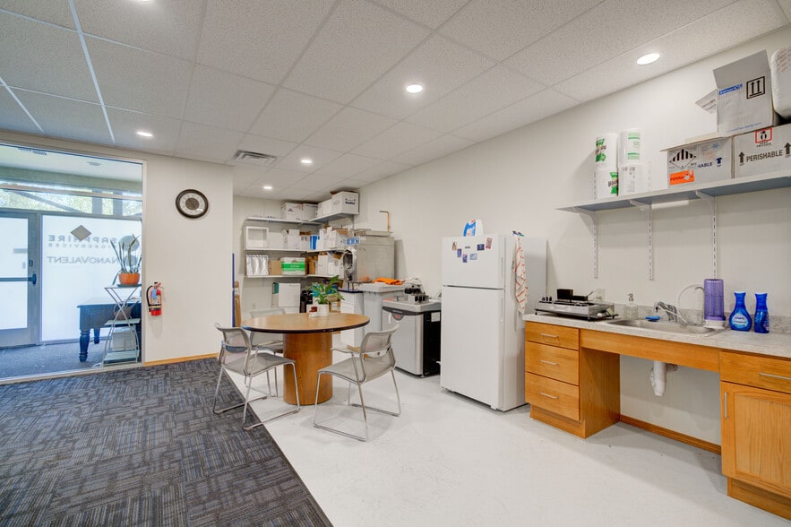 More Photos Of 351 Evergreen Dr, Bozeman Office For Sale