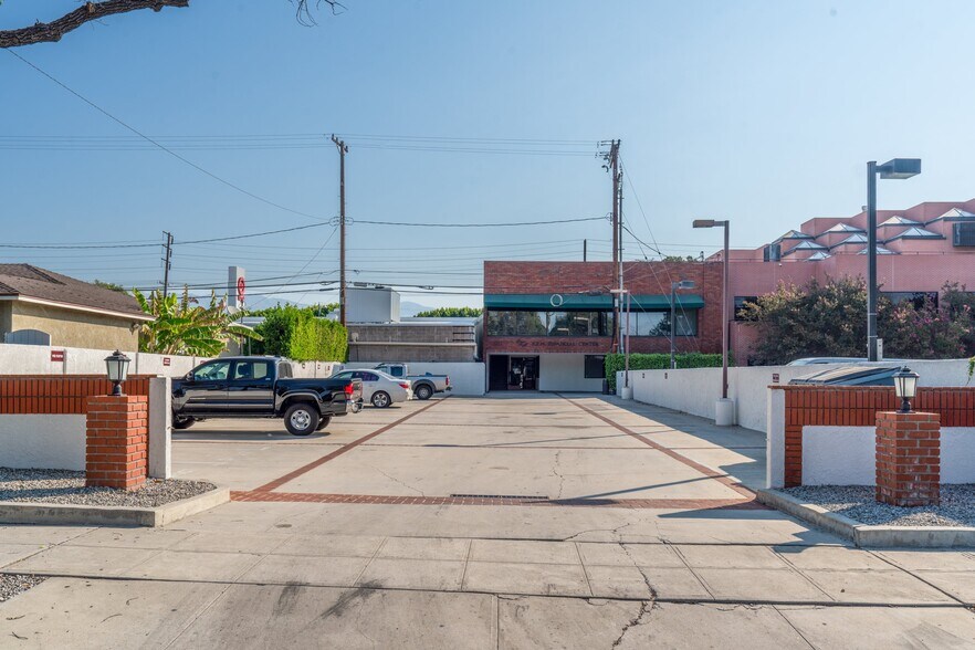 More Photos Of 1023 N Hollywood Way, Burbank Office For Lease