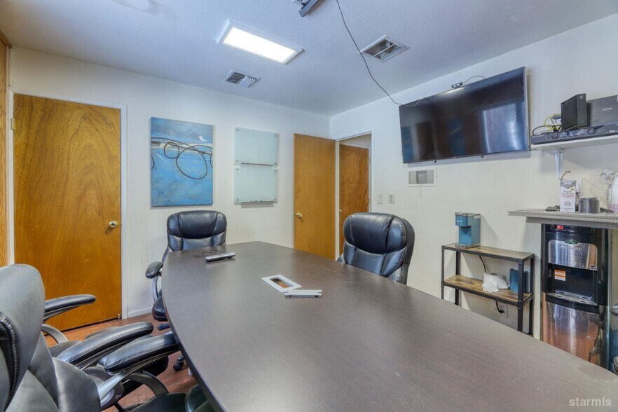 More Photos Of 3816 Pioneer Trl, South Lake Tahoe Office For Sale