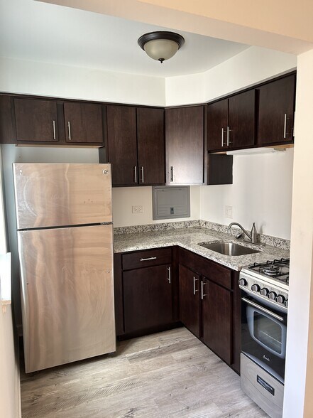 More Photos Of 6211 N Kenmore Ave, Chicago Apartments For Sale