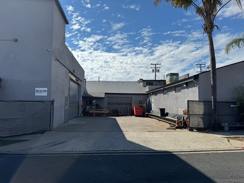 More Photos Of 1744 W 166th St, Gardena Manufacturing For Sale