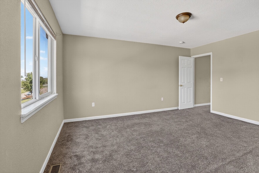More Photos Of 9295 Cedar Creek Ct, Swartz Creek Apartments For Sale