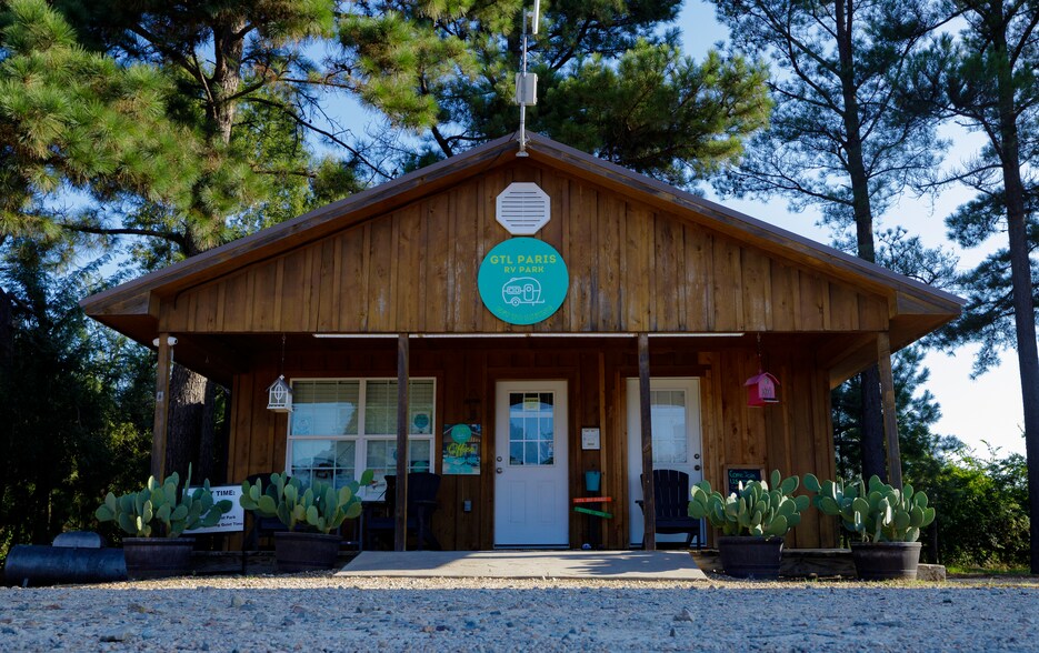 More Photos Of 120 County Road 42000, Paris Trailer Camper Park For Sale