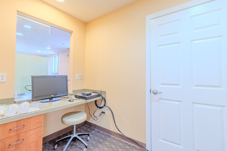 More Photos Of 1600 Wildlife Lodge Rd, Lower Burrell Medical For Lease