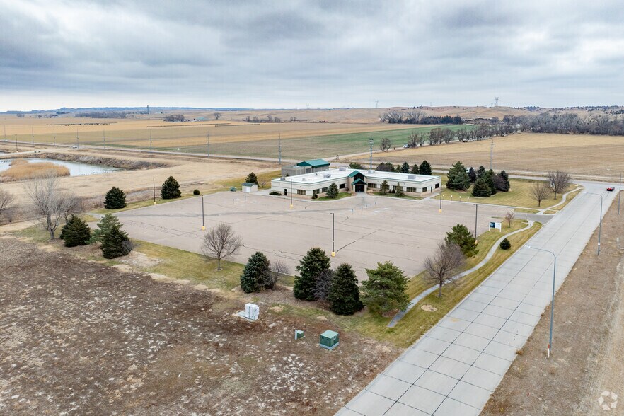 More Photos Of 4725 Twin Rivers Rd, North Platte Office For Lease