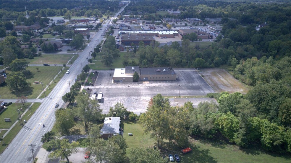 More Photos Of 7168 Pearl Rd, Middleburg Heights Freestanding For Sale