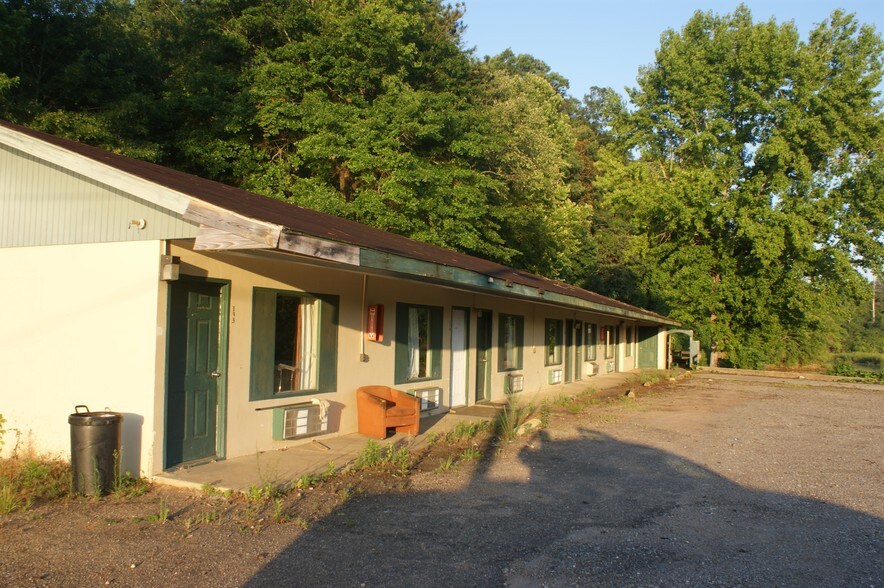 More Photos Of 1010 N Eufaula Ave, Eufaula Hotel For Sale