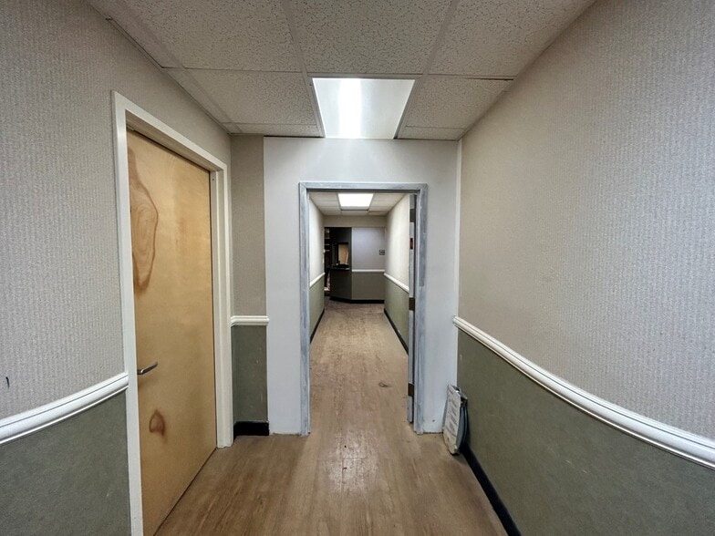 More Photos Of 1201 Northern Blvd, Manhasset Medical For Lease