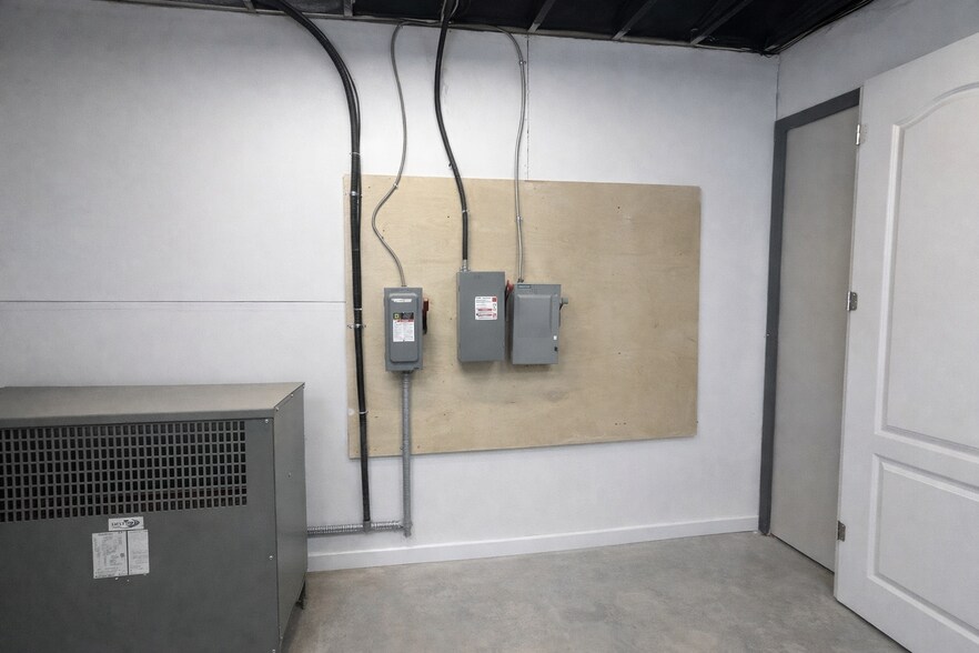 More Photos Of 48 Prospect St, Newmarket Warehouse For Sale