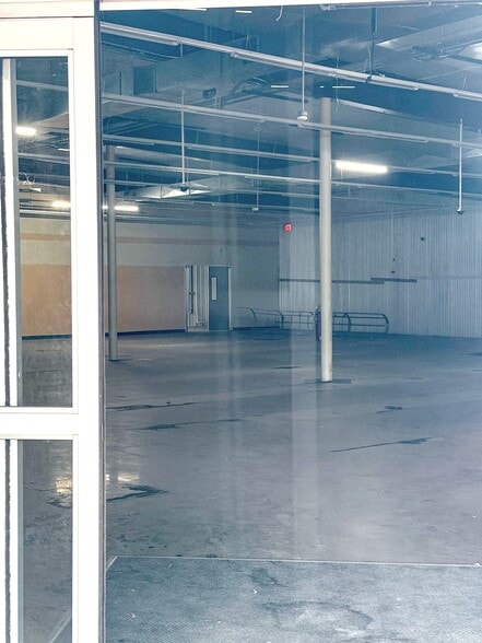 More Photos Of 1395 Peoria St, Aurora Freestanding For Sale