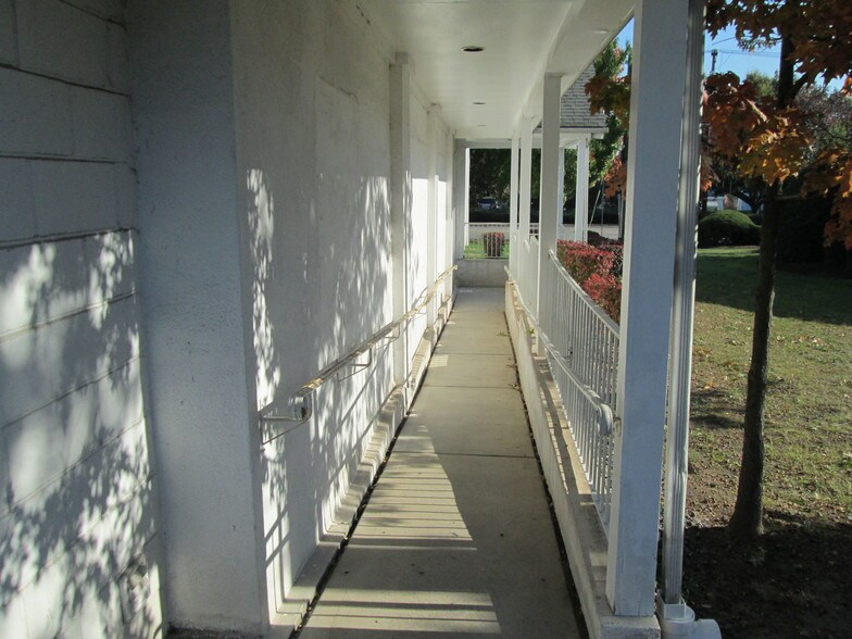 More Photos Of 329 Amboy Ave, Woodbridge Medical For Sale