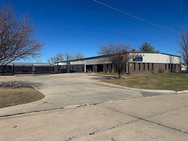 More Photos Of 1915 SE 41st St, Grimes Warehouse For Lease