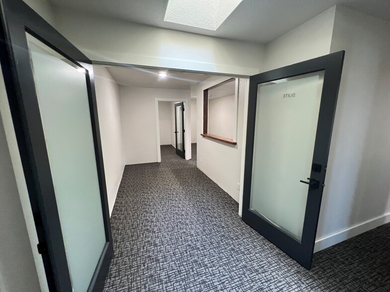 More Photos Of 199 E 52nd St, Garden City Warehouse For Lease