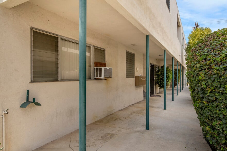 More Photos Of 6137 Alcott St, Los Angeles Apartments For Sale