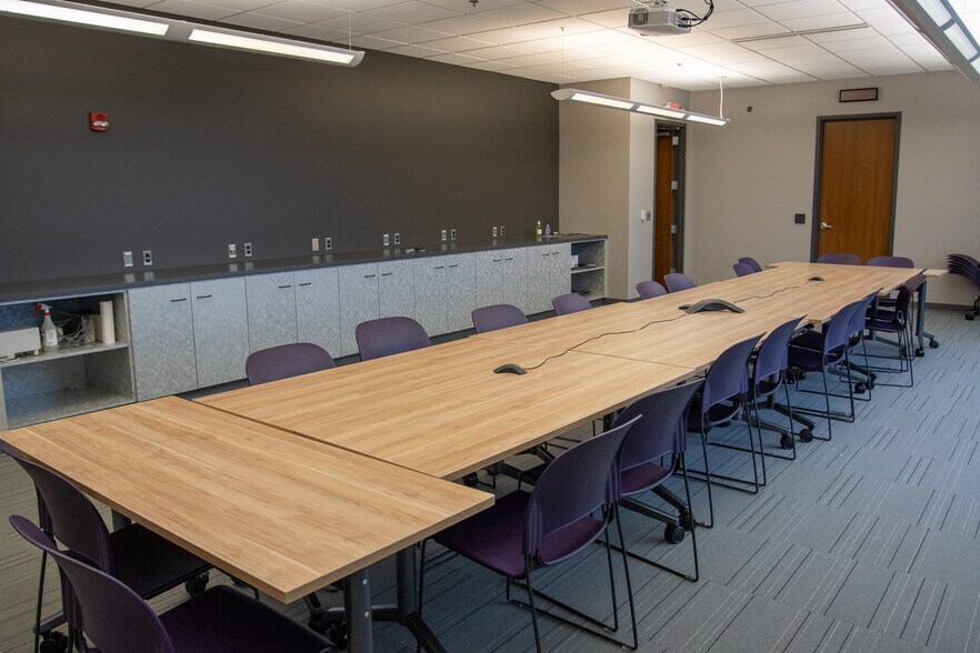 More Photos Of 10400 W Innovation Dr, Wauwatosa Office For Lease