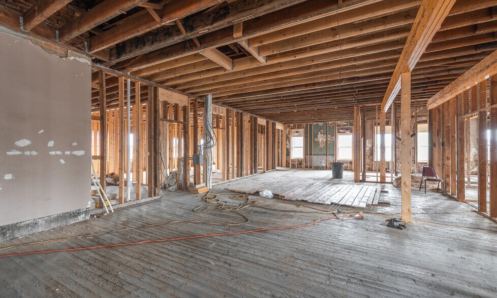 More Photos Of 717 N Pine St, Rolla Restaurant For Sale