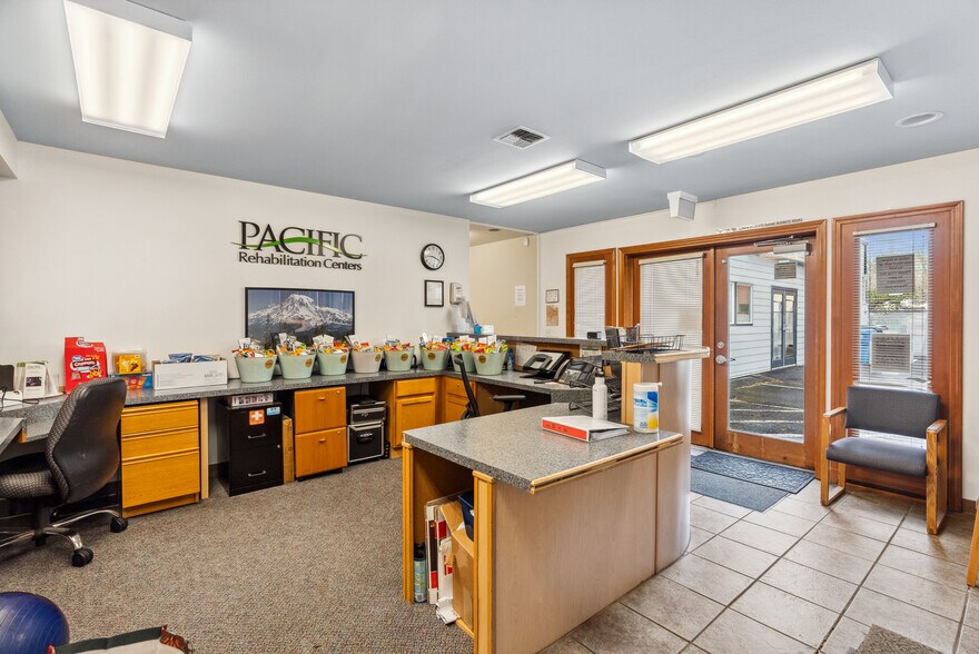 More Photos Of 126 15th St SE, Puyallup Medical For Sale