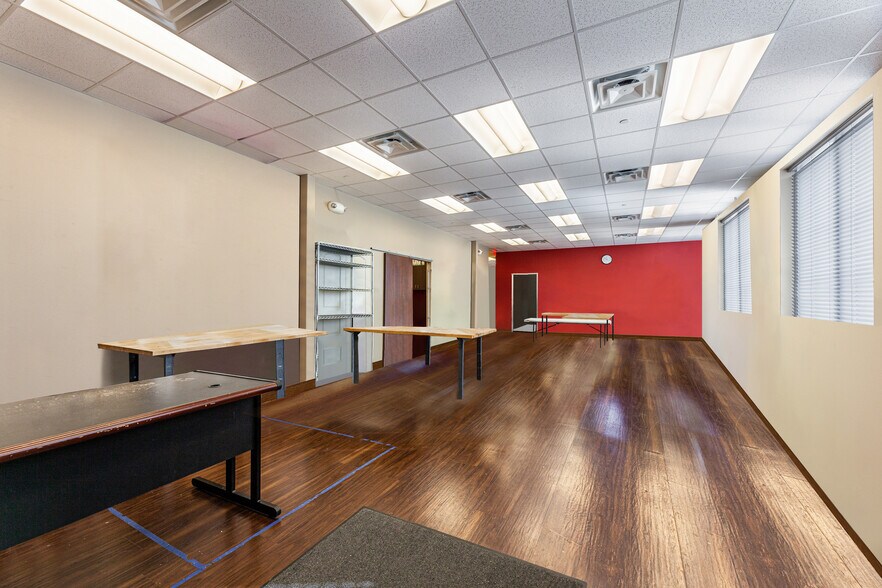 More Photos Of 3205 Talon Dr, Richardson Office For Lease