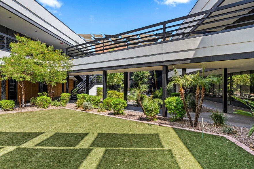More Photos Of 3333 E Camelback Rd, Phoenix Office For Lease