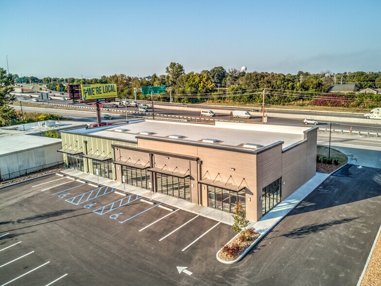 More Photos Of 1560 Veterans Memorial Pkwy, Saint Charles Unknown For Lease