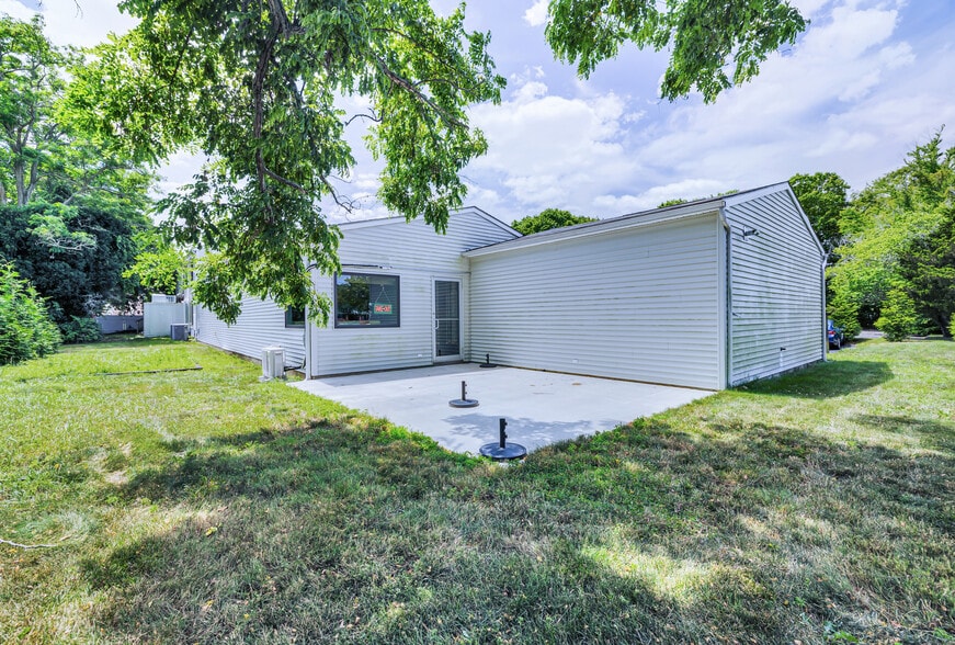 More Photos Of 93 Elm St, Old Saybrook Restaurant For Sale