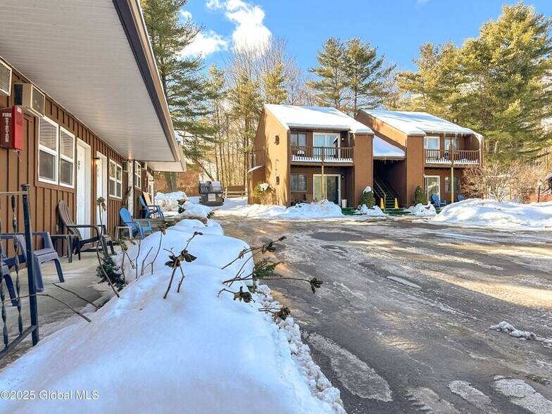 More Photos Of 1545 Us-9, Lake George Hospitality For Sale