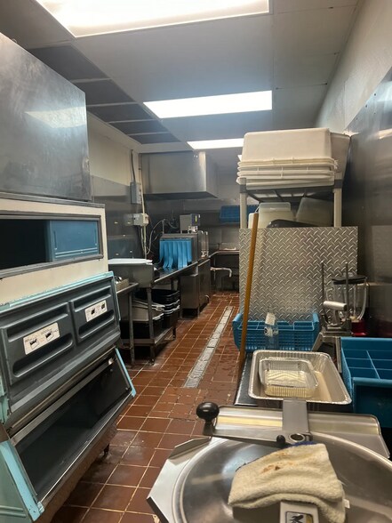 More Photos Of 637 NW 32nd St, Newcastle Restaurant For Sale