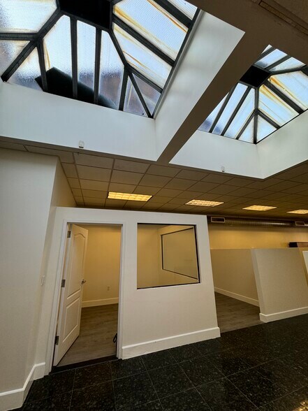 More Photos Of 3 Whale Sq, Brooklyn Warehouse For Lease