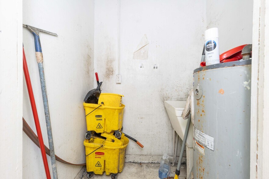 More Photos Of , Live Oak Unknown For Sale