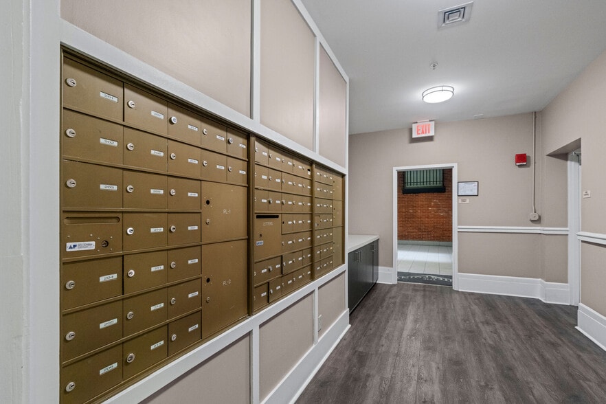 More Photos Of 1-49 N Howard St, Baltimore Unknown For Lease